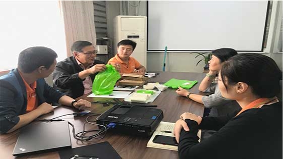 生物降解產品（pǐn）吸引馬來西亞客人來純宇環保考察